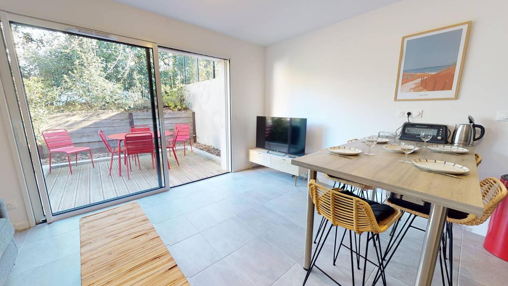 Terrasses Saint Georges: Tranquil Center Retreat Near Marine Apartment